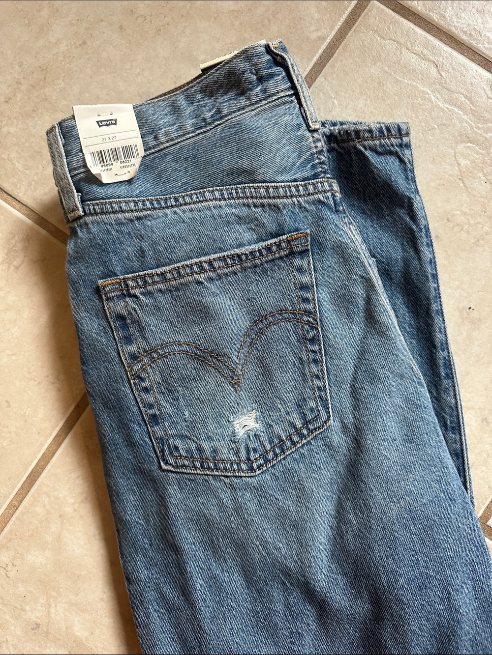 NWT Ribcage Levis Jean
